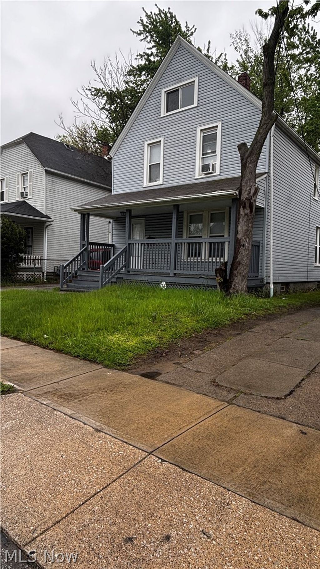 Photo of 675 E 127th Street, Cleveland, OH 44108 (MLS # 5207679)