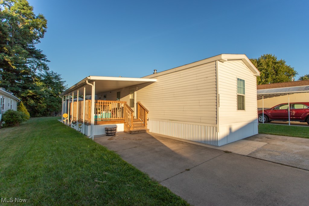 Don’t miss your chance to own this 2021 Mansion Single Model 42 Modular Home, located in the desirable Imperial Park community in Lordstown, Ohio. Why wait months to order a new one when this move-in ready beauty is available right now?
This spacious 14' x 66' home offers 2 bedrooms and 2 full baths, including a convenient walk-in shower. The kitchen comes fully equipped with appliances that stay, making your move even easier.
In the last three years, valuable upgrades have been added, including a $15,000 aluminum awning and deck for outdoor enjoyment. Plus, a brand-new shed was installed in 2024, providing extra storage space.
Schedule your showing today and see why this home is the perfect fit!