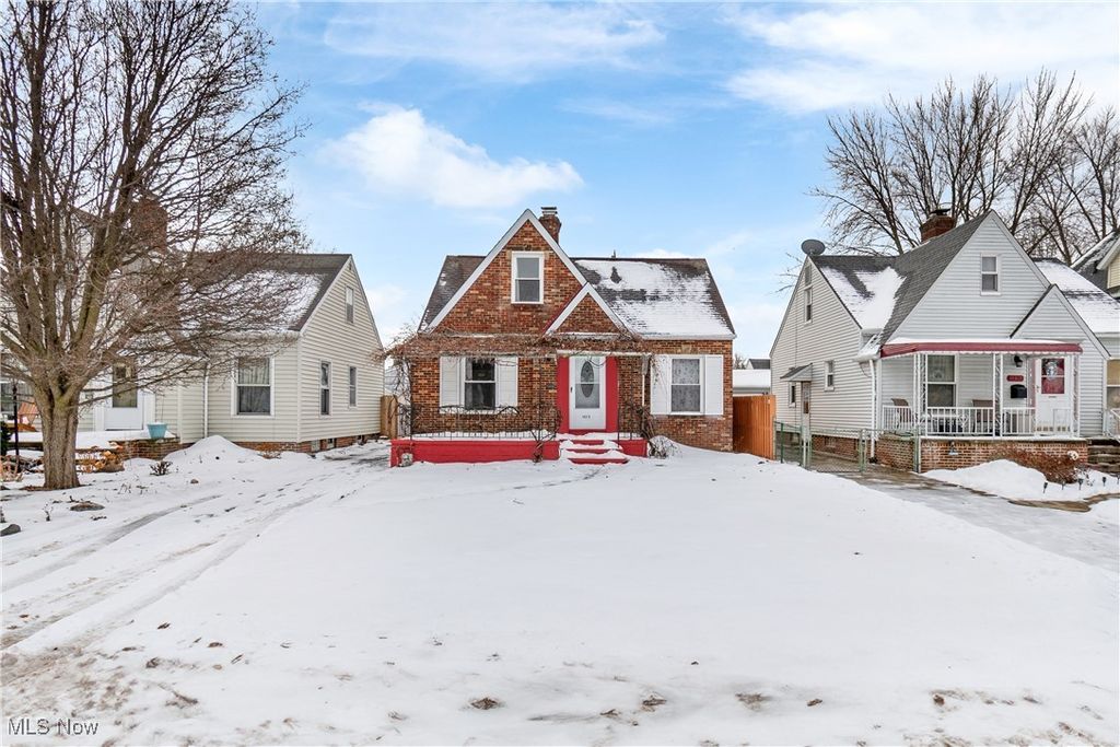 Photo of 14313 Montrose Avenue, Cleveland, OH 44111 (MLS # 5177940)