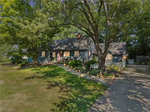 Homes For Sale - 14474 Mill Hollow Lane<br/> Strongsville, OH 44136