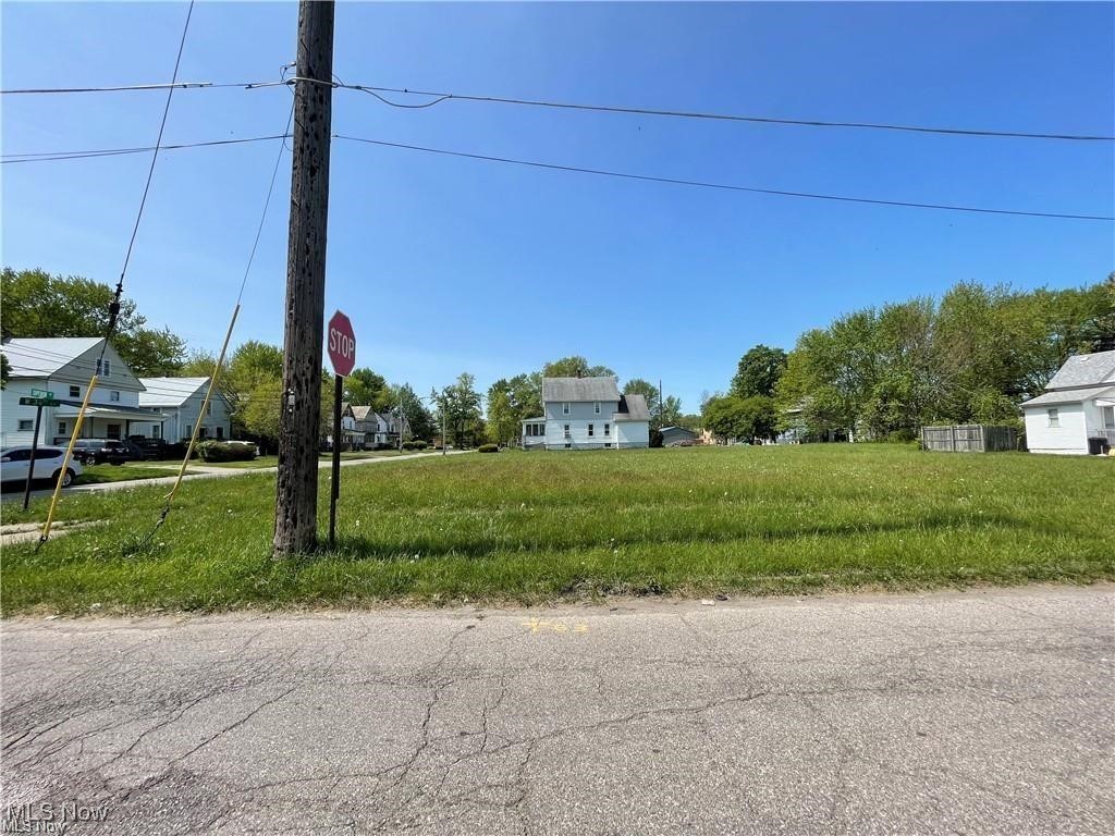 Fassett & Hall - Land