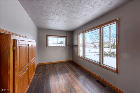 Tiny photo for 1508 Roanoke Avenue, Uhrichsville, OH 44683 (MLS # 5179096)