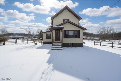 Tiny photo for 1508 Roanoke Avenue, Uhrichsville, OH 44683 (MLS # 5179096)