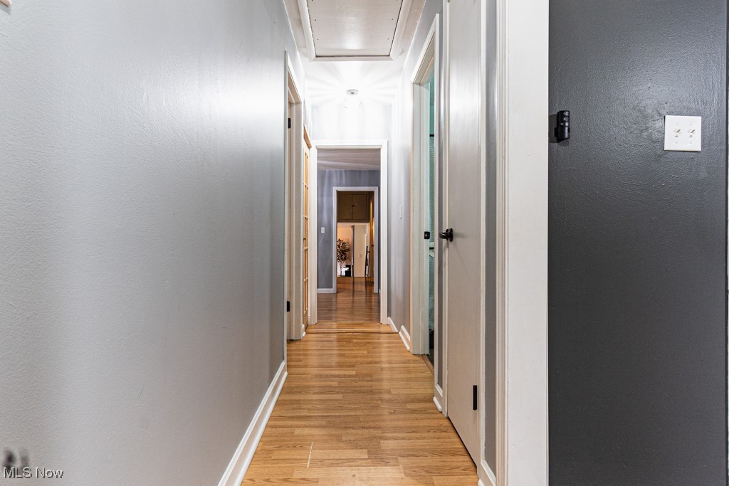 Canfield, Ohio 44406, United States, 4 Bedrooms Bedrooms, ,3 BathroomsBathrooms,Residential,Contingent,206024