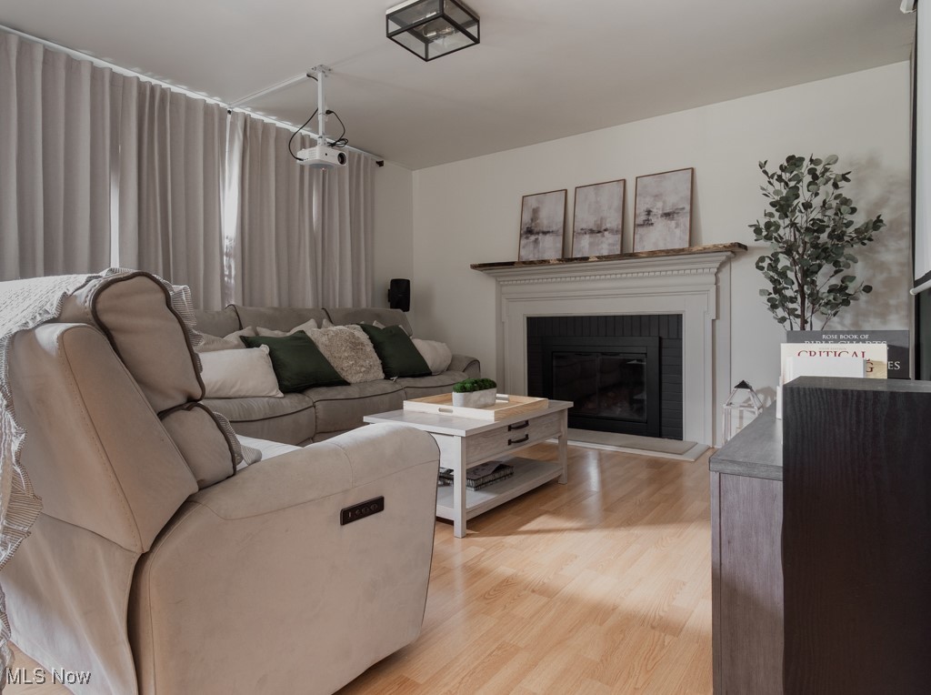 Canfield, Ohio 44406, United States, 4 Bedrooms Bedrooms, ,3 BathroomsBathrooms,Residential,Contingent,206024