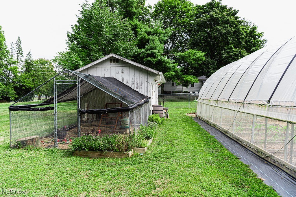 Canfield, Ohio 44406, United States, 4 Bedrooms Bedrooms, ,3 BathroomsBathrooms,Residential,Contingent,206024