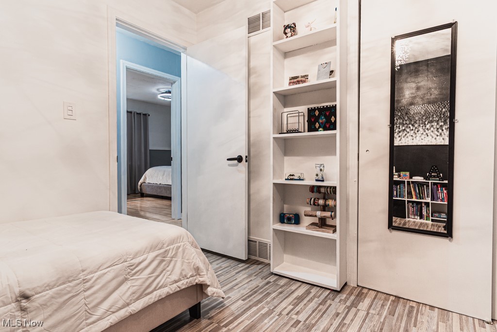 Canfield, Ohio 44406, United States, 4 Bedrooms Bedrooms, ,3 BathroomsBathrooms,Residential,Contingent,206024