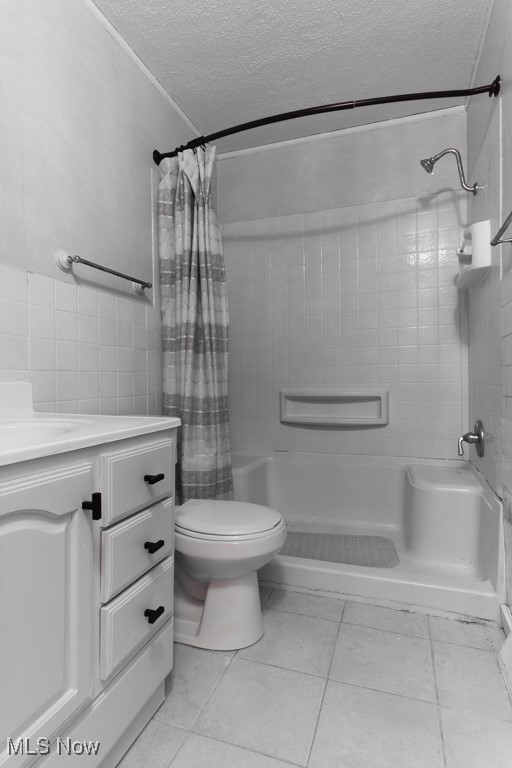 Canfield, Ohio 44406, United States, 4 Bedrooms Bedrooms, ,3 BathroomsBathrooms,Residential,Contingent,206024