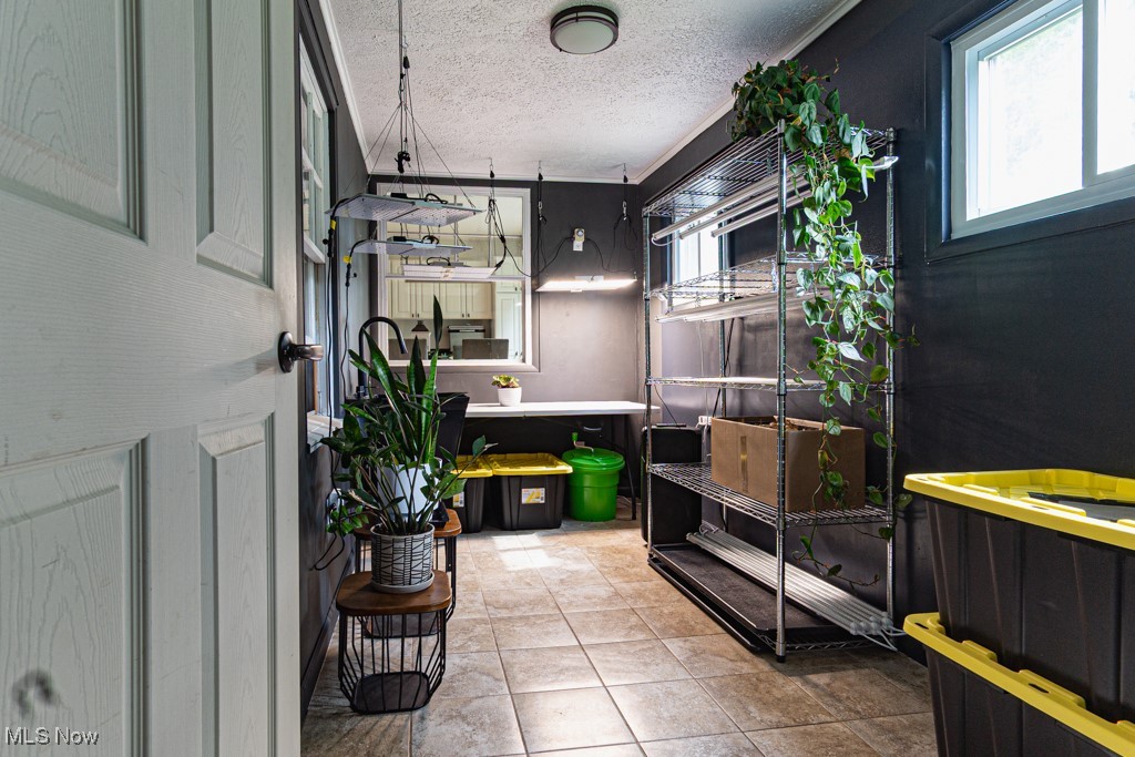 Canfield, Ohio 44406, United States, 4 Bedrooms Bedrooms, ,3 BathroomsBathrooms,Residential,Contingent,206024