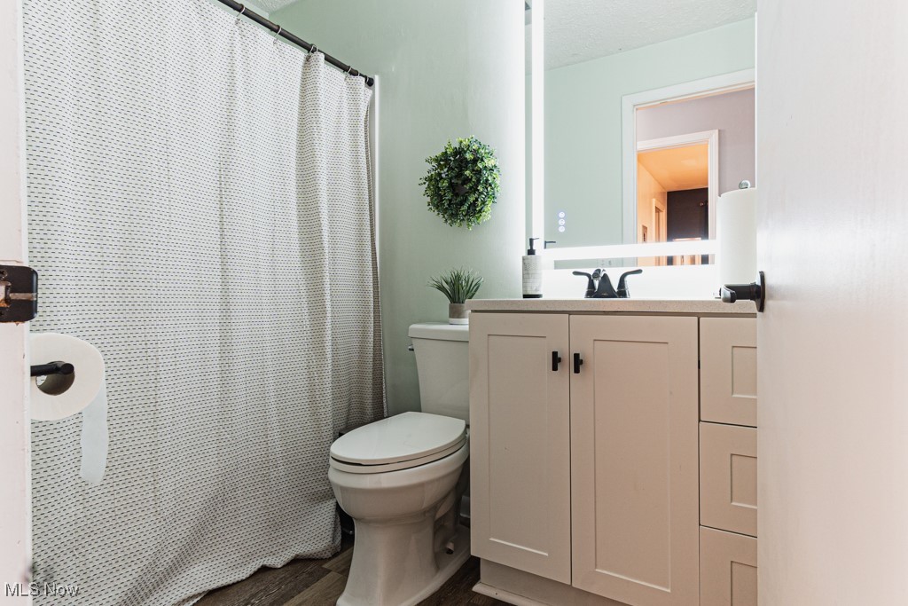 Canfield, Ohio 44406, United States, 4 Bedrooms Bedrooms, ,3 BathroomsBathrooms,Residential,Contingent,206024