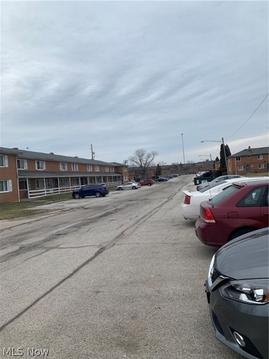 3 bedroom condo options, lease to own 10,000 down 3-5 year term (owner finance)