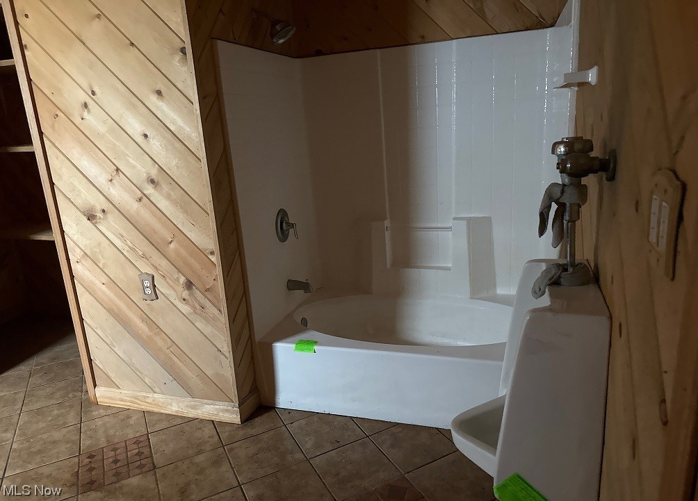 City/New Philadelphia - Residential