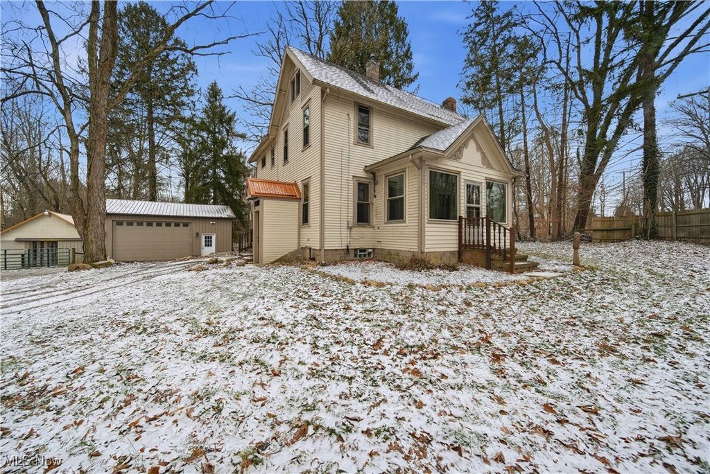 Photo of 12430 Millersburg Road SW, Massillon, OH 44647 (MLS # 5178145)