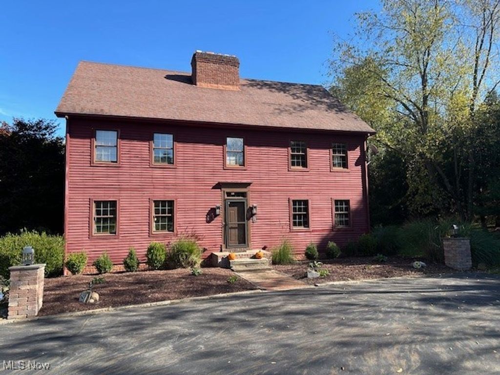 Photo of 1975 Warner Road, Hubbard, OH 44425 (MLS # 5165800)