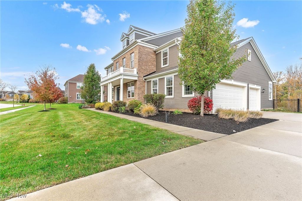 Photo of 6634 Regal Woods Drive, Hudson, OH 44236 (MLS # 5167246)