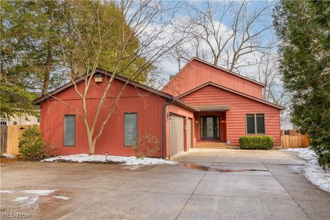 4387 Point Comfort Drive Akron OH 44319