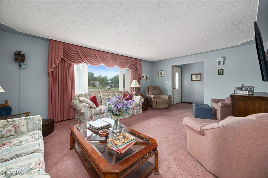 4002 Canterbury Court, Lorain, Ohio image 9
