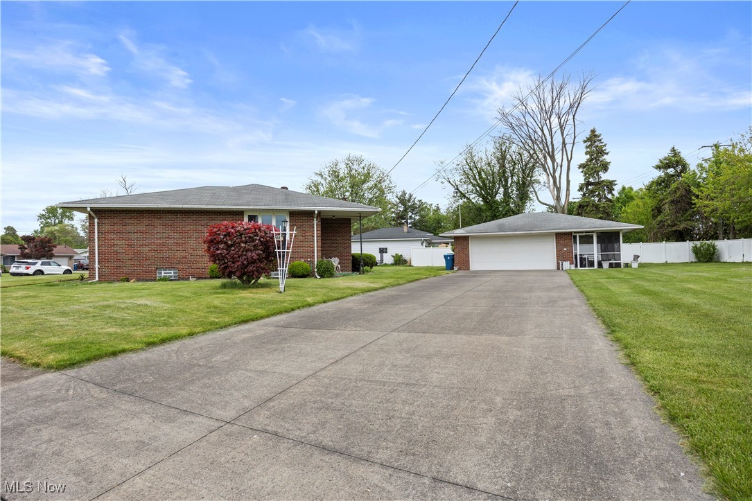 4002 Canterbury Court, Lorain, Ohio image 18