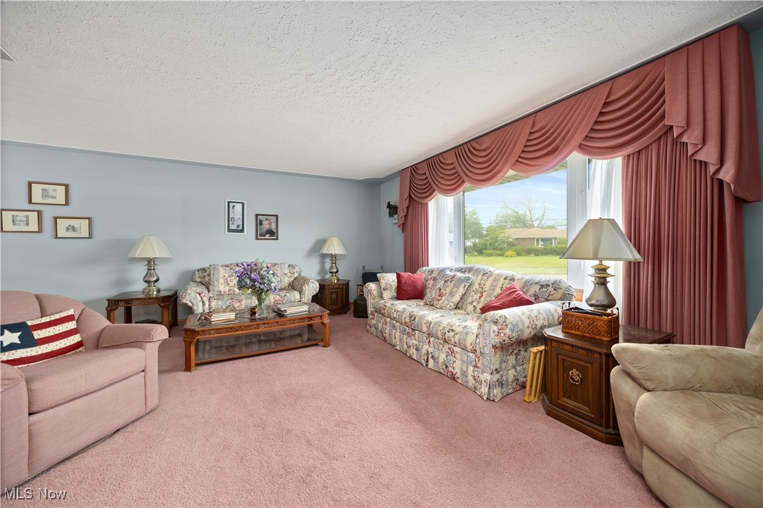 4002 Canterbury Court, Lorain, Ohio image 8