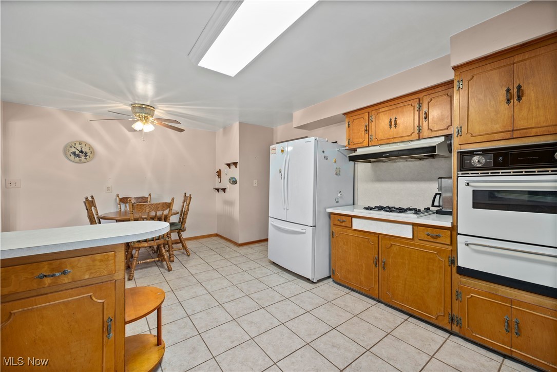 4002 Canterbury Court, Lorain, Ohio image 3