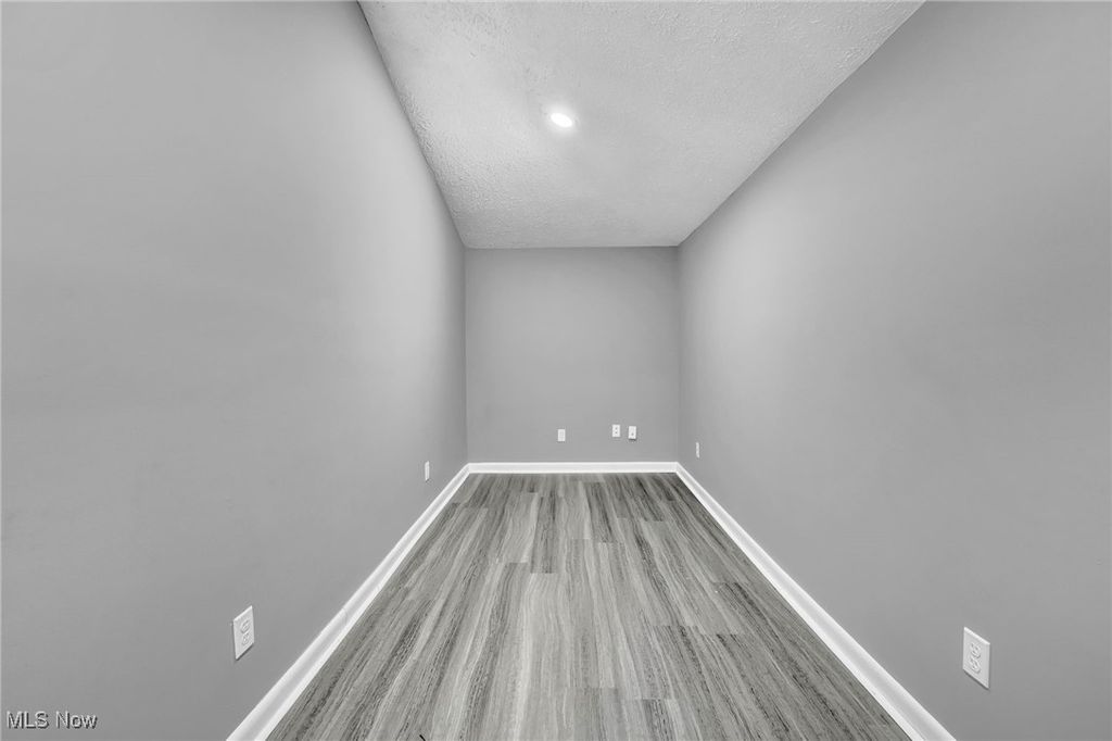 Photo of 1417 Harrisburg Road NE, Canton, OH 44705 (MLS # 5175685)