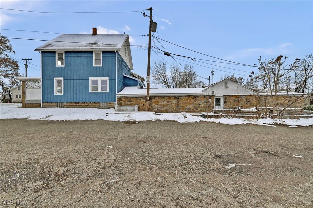 Photo of 1417 Harrisburg Road NE, Canton, OH 44705 (MLS # 5175685)