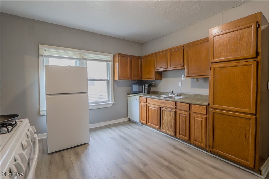 Photo of 3606 E 75th Street, Cleveland, OH 44105 (MLS # 5167148)