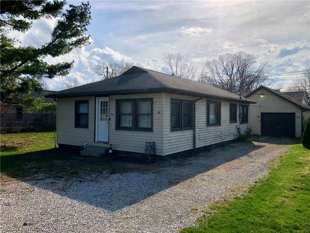 Photo of 206 Fairfax Road, Vermilion, OH 44089 (MLS # 5198303)