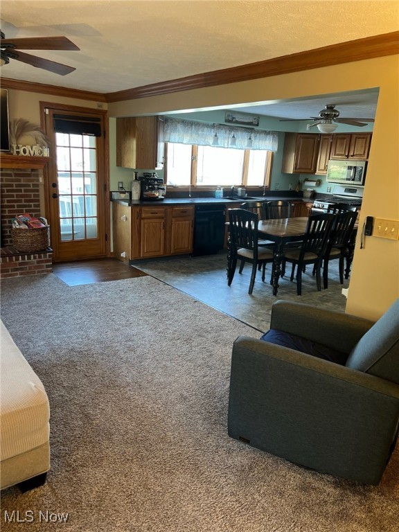 Laurel Woods - Residential