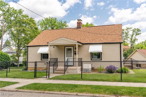 Photo for 1706 Jefferson Road NE