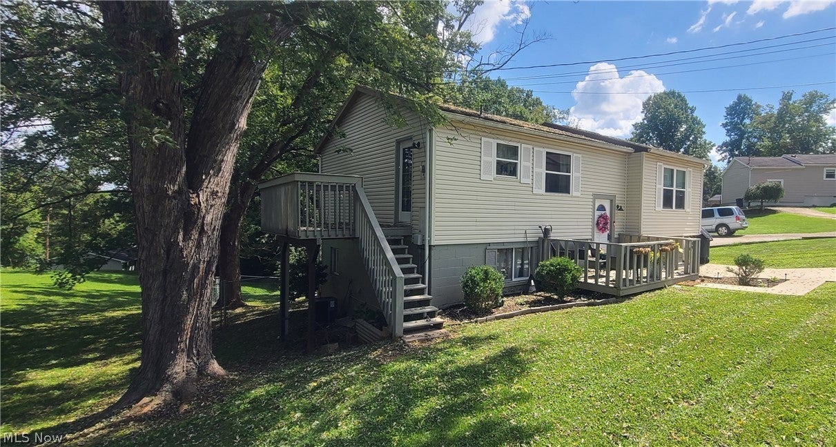 49 Colonel Phelps Drive - Photo 2