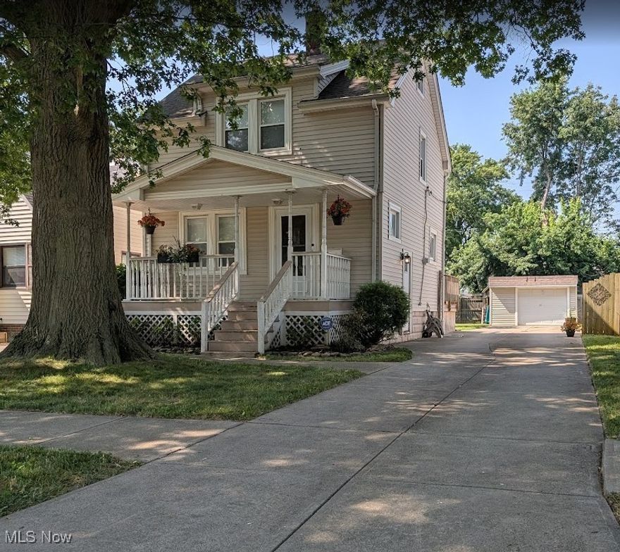Adorable 3-Bedroom Home with Office, Updates & Beautiful Outdoor Spaces
This well-maintained and charming 3-bedroom home is full of warmth and thoughtful updates. The kitchen is bright
and functional, and the dining room features built-in storage and brand-new luxury vinyl flooring, which also
continues into the kitchen. Just off the dining room, you'll find a private office, perfect for working from home or quiet
study.
The bathroom has been tastefully updated, adding modern style to the home's classic charm. Step outside to a relaxing,
private backyard with gorgeous landscaping and a spacious deck, ideal for entertaining or unwinding. A welcoming
covered front porch adds even more curb appeal and outdoor living space.
Additional highlights include a newer furnace, hot water tank, and electrical panel for added peace of mind. A 1-year
home warranty is included for the new owner.
Don't miss the opportunity to make this move-in-ready home yours!