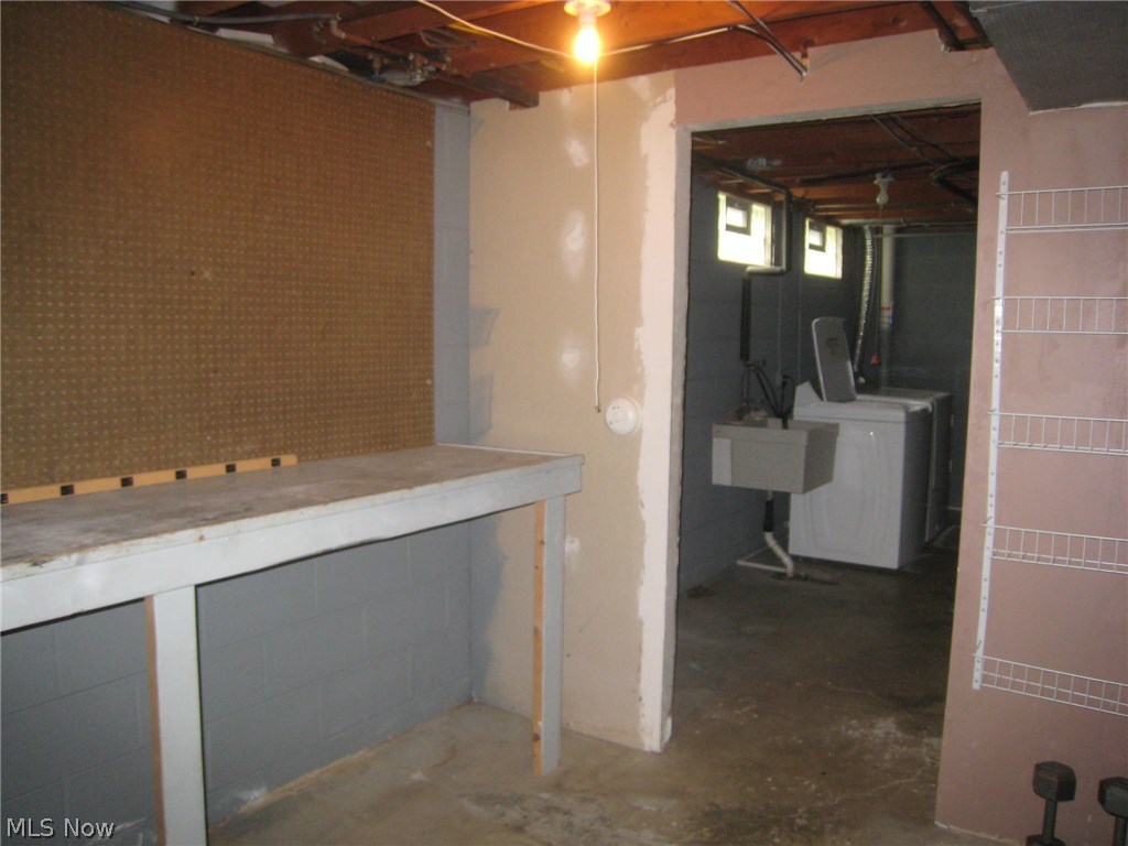 Crest Dale Estate #4 - Residential
