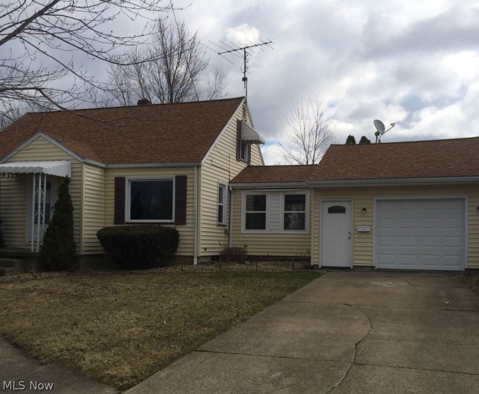 No Spring Cleaning needed in this 3 Bed/2 full bath Cute Cape Cod!! Everything has been done for you including all new carpet, laminate flooring, windows and new appliances. Enjoy dinners in this spacious dining room with sliders leading to the fenced in backyard. Finished rec room and what could be used as 4th bedroom in the basement with a full bath. Centrally located near Rt. 11 and I. 80, close to schools, restaurants and shopping. Hurry now for your private showing!