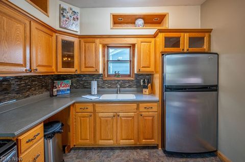 Tiny photo for 708 N 7th Street, Marietta, OH 45750 (MLS # 5198022)