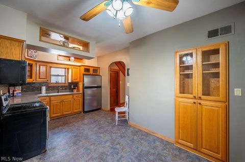 Tiny photo for 708 N 7th Street, Marietta, OH 45750 (MLS # 5198022)