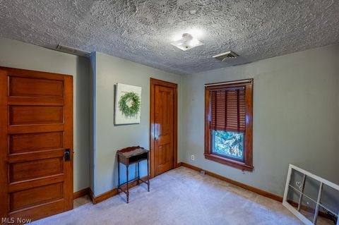 Tiny photo for 708 N 7th Street, Marietta, OH 45750 (MLS # 5198022)