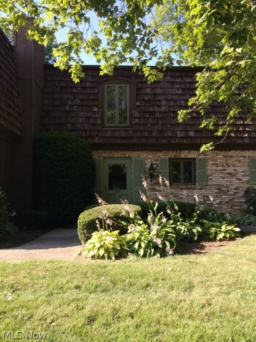 This is a STEAL of a DEAL! Pre-approved short sale, quick closing for cash buyer on this low maintenance condo! Enjoy morning coffee or afternoon drinks on your quiet patio overlooking the large shaded common area. Amenities include: two tennis courts, clubhouse, picnic area and a 16 acre lake for paddle boating, fishing and sunbathing. Fees include: lake and recreation privileges, condo maintenance, landscaping, water, sewer, trash and snow removal. What are you waiting for call today!