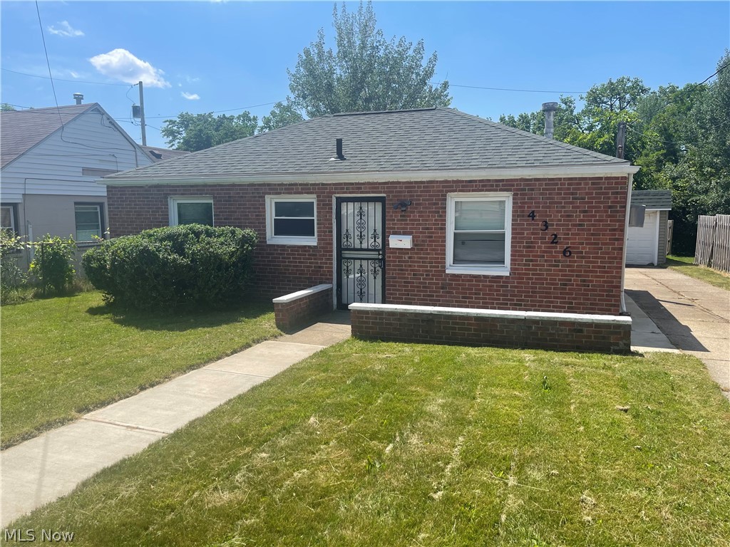 Welcome to 4326 E 175th Street, a charming 2-bedroom, 1-bath Ranch in Cleveland, OH 44128. This turnkey property is perfect for owner-occupants seeking a cozy home or investors looking to expand their portfolio. With an expected rental income of $900-$1,100 per month once fully occupied, it presents a fantastic investment opportunity.
Currently vacant, this home is move-in ready and awaits your personal touch. The single-story layout offers convenience and ease of living, while the well-maintained interior provides a comfortable and inviting atmosphere.
Located in a desirable neighborhood, this property combines affordability with potential for steady rental income. Don’t miss out on the chance to make 4326 E 175th Street your new home or next successful investment. Schedule a viewing today and take the first step toward owning this promising property! Make this charming Ranch yours today!