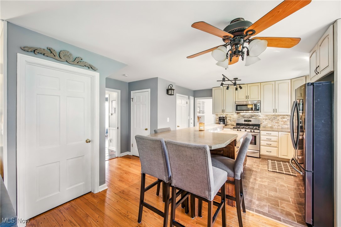 4870 Oak Knoll Drive, Youngstown, Ohio image 10