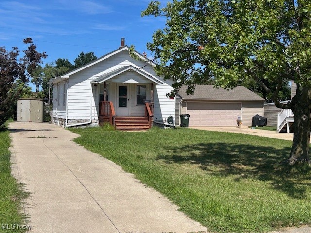 Super nice alternative to apartment or condo living! You can make this a warm and cozy home when you add your personal touch! This home offers a newer driveway, roof (approx 5 yrs), replacement windows and more.
The Front Porch and Back Deck offer additional space for outside enjoyment and entertainment. Easy maintenance laminate flooring throughout the home. The Full Basement offers options of a man cave, craft or work-out area or just plenty of storage. Contact your favorite Realtor today, because at this price point it won't last long!