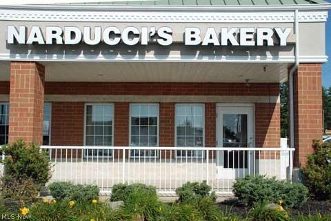 RARE BUSINESS Opportunity AS SEEN on TV on NEW DAY CLEVELAND One of the top bakeries ... Long time established BAKERY in Broadview Heights. Fully equipped, NEW AC, extra equipmet great walk in traffic plus several wholesale business accounts included with this opportunity. Many other wholesale opportunities possibly by the end of the year and seasonal accounts.
This is a walk in and start up business. THIS IS BUSINESS and EQUIPMENT ONLY FOR SALE.
Perfect location with plenty of exposure and parking. Just reduced open to offers.