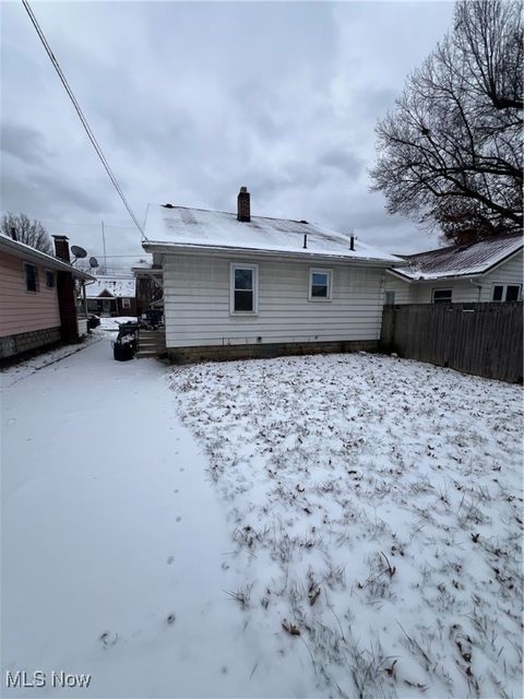 Tiny photo for 328 Marmion Avenue, Youngstown, OH 44507 (MLS # 5177139)