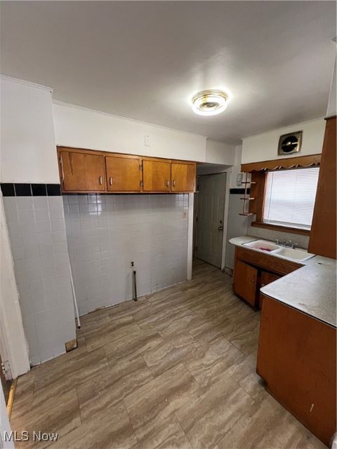 Tiny photo for 328 Marmion Avenue, Youngstown, OH 44507 (MLS # 5177139)