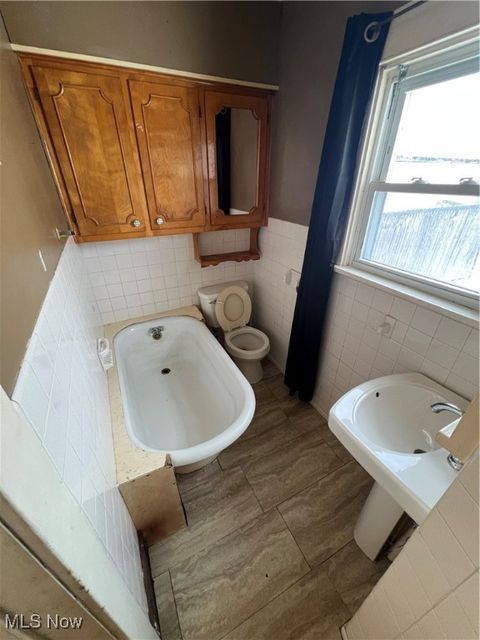 Tiny photo for 328 Marmion Avenue, Youngstown, OH 44507 (MLS # 5177139)