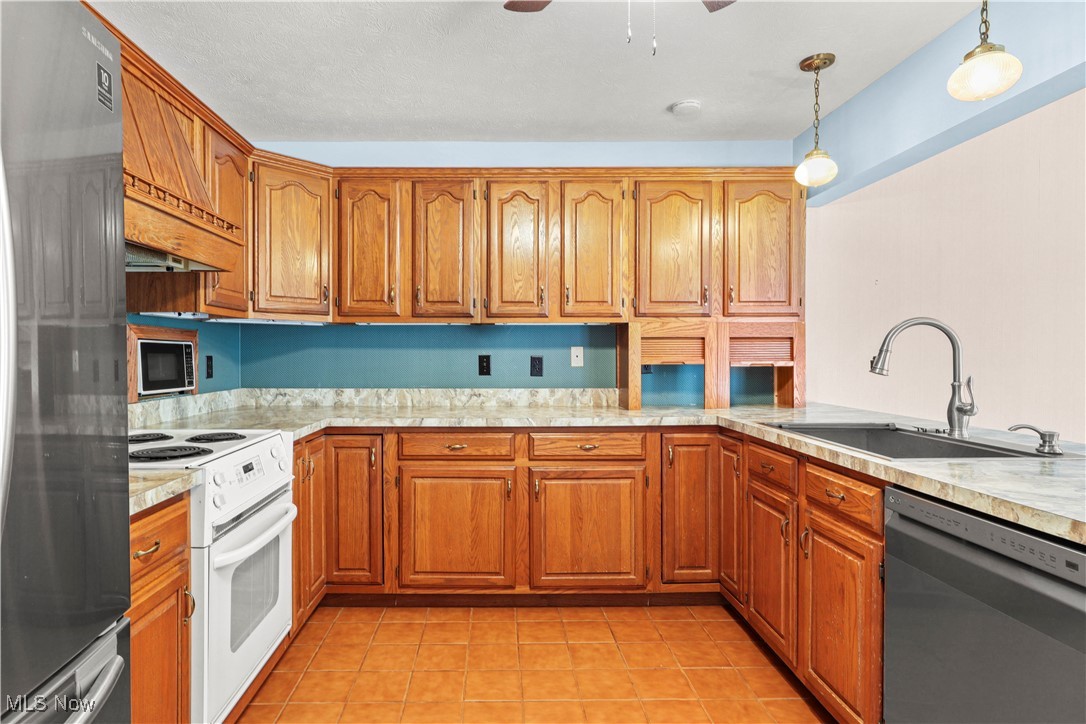 6442 Lockwood Drive, Mentor, Ohio image 24