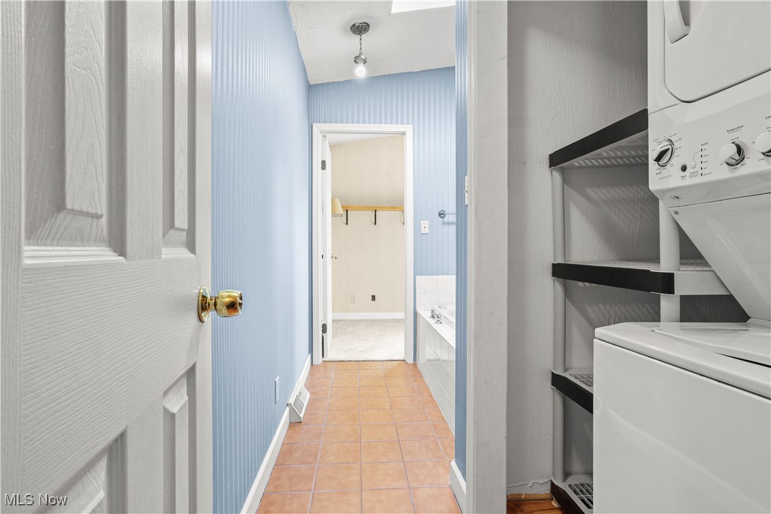 6442 Lockwood Drive, Mentor, Ohio image 12