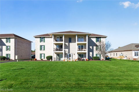Condo For Sale - 7350 Eisenhower Drive #4<br/> Youngstown, OH 44512