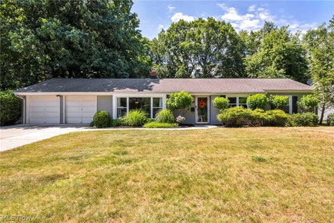 Photo of 23111 Lincolnshire Drive, Bay Village, OH 44140 (MLS # 5255494)