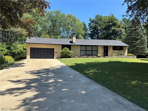Homes For Sale - 816 Overridge Avenue<br/> North Canton, OH 44720